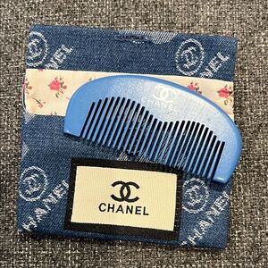 CHANEL Blue Comb with Floral Denim Pouch authentic gwp
